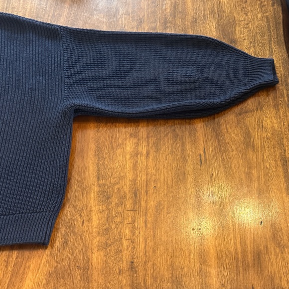 Hollister Navy Crew Neck Sweater - Picture 5 of 5